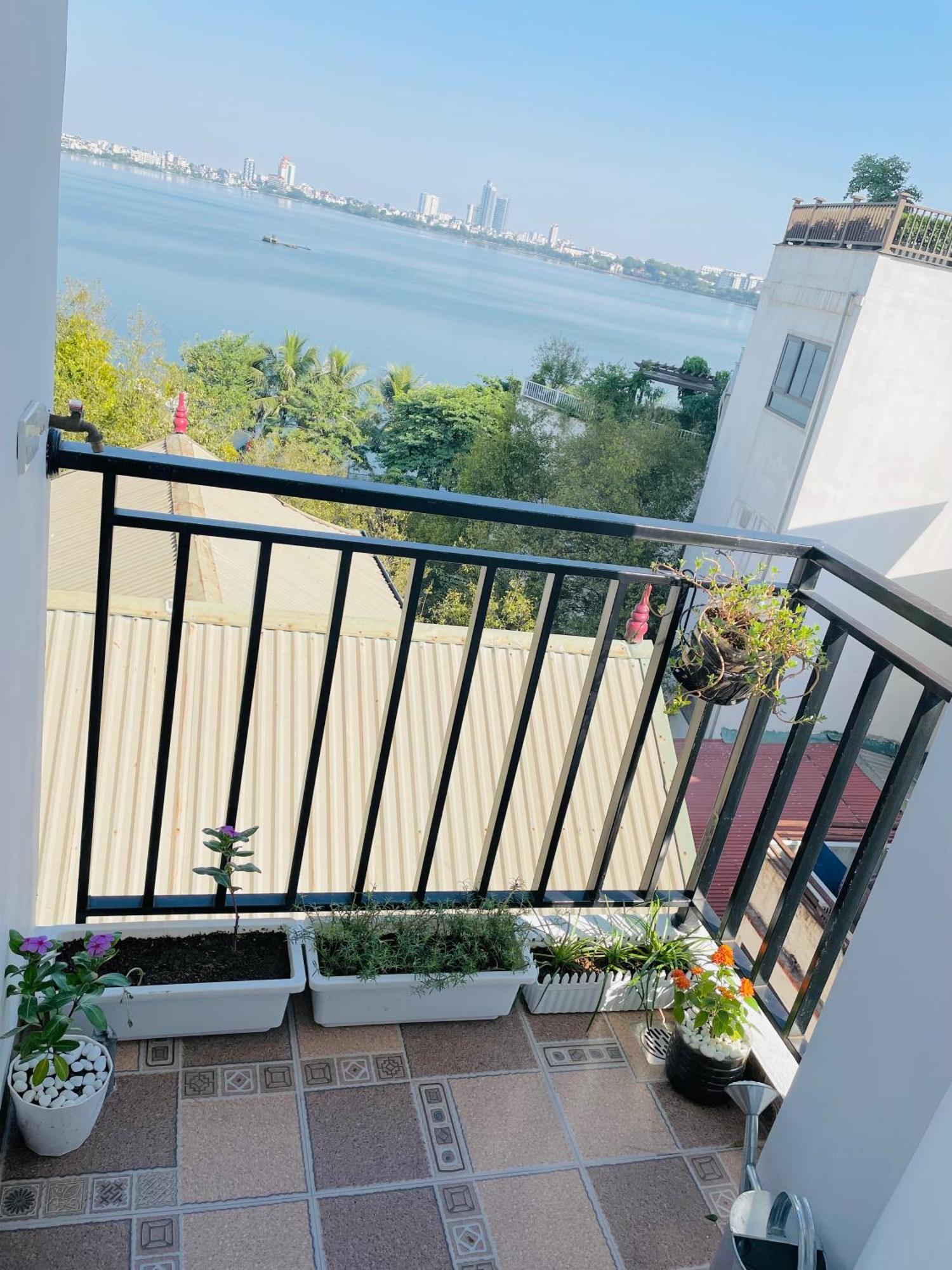 T98 Westlake Trich Sai - Tay Ho Center Lake View Studio Hanoi Luaran gambar